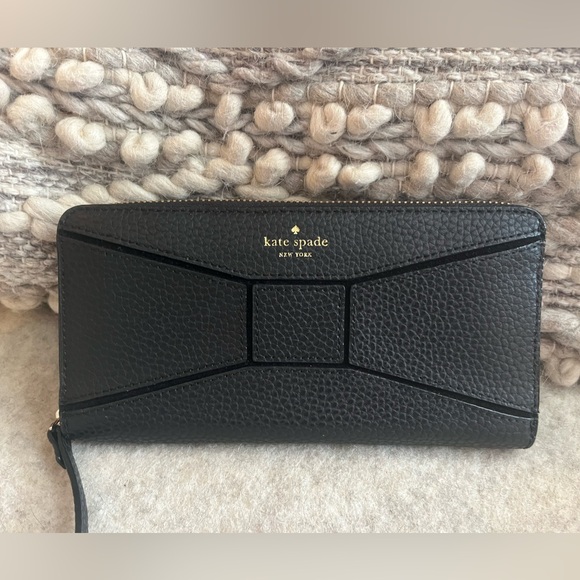 Kate Spade Black Wallet-like new - Picture 3 of 6